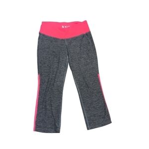 New Balance leggings capri Color Gray and dark hot pink Sz S like new